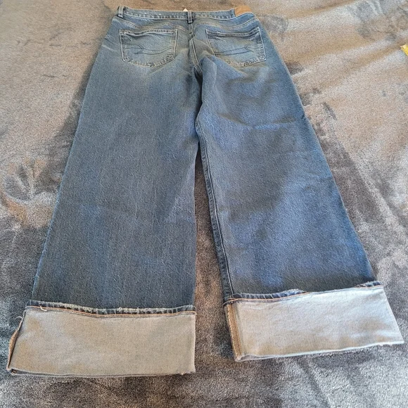 American Eagle Outfitters Mid Blue Wide Leg Jeans - Picture 6 of 6